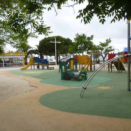 2 Pieces Pres Mourillon *